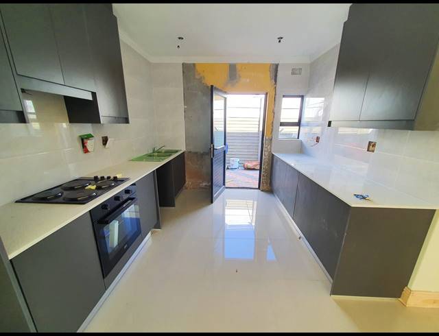 3 BEDROOM HOUSE TO LET IN TOWNSEND ESTATE